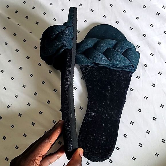 NWOT size 9 handmade Green plaited sandals - Picture 2 of 6